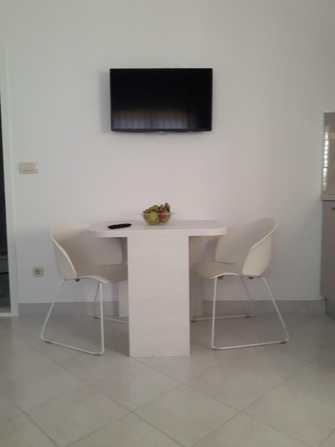 Apartments Nika Trogir Bagian luar foto