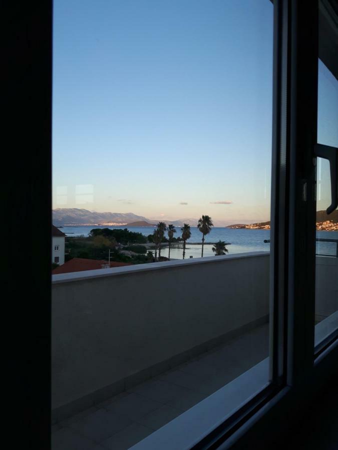 Apartments Nika Trogir Bagian luar foto