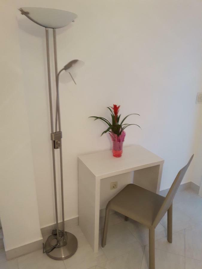 Apartments Nika Trogir Bagian luar foto